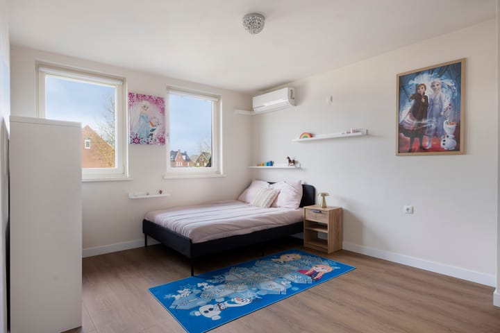 Photo 33 of Wilhelminastraat 18