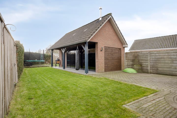 Photo 25 of Wilhelminastraat 18