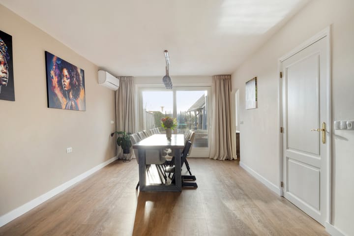 Photo 17 of Wilhelminastraat 18