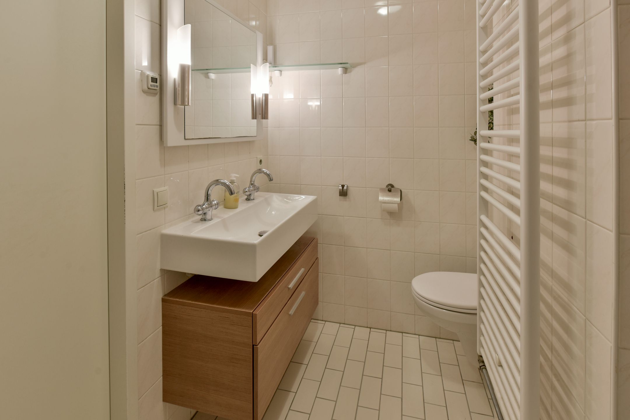 Photo 15 of Admiraal de Ruyterlaan 10-F