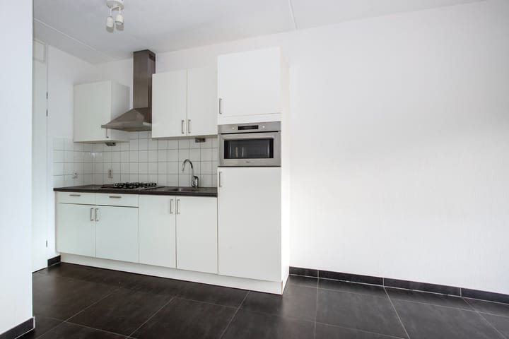 Photo 13 of van Kinsbergenstraat 2-02