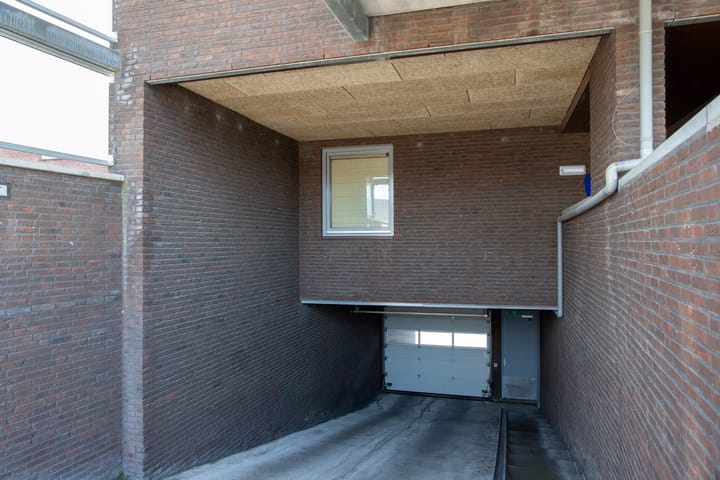 Photo 24 of van Kinsbergenstraat 2-02