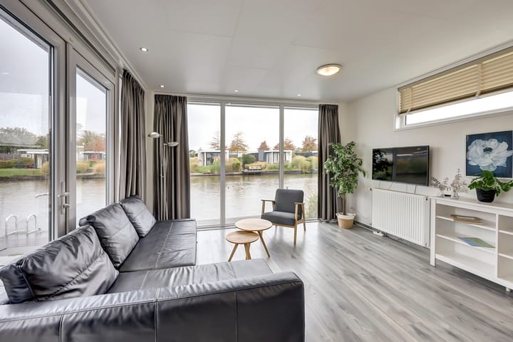 Foto 2 van Randmeerweg 8-508