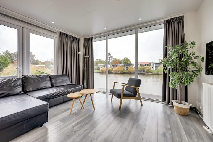 Foto 3 van Randmeerweg 8-508