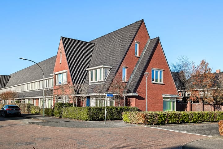 Photo 39 of Varsseveldstraat 17