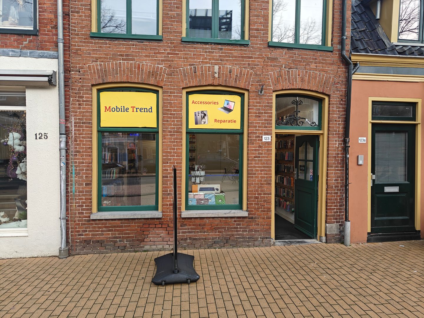 Bekijk foto 2 van Gedempte Zuiderdiep 123