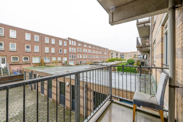 Foto 22 van Crooswijksestraat 6