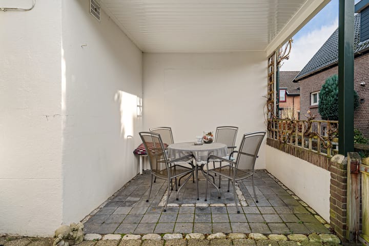 Photo 18 of Tienwoningenweg 18