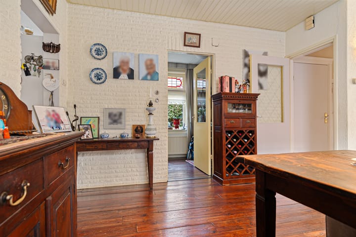 Photo 32 of Tienwoningenweg 18