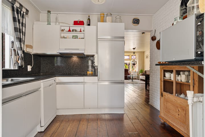 Photo 37 of Tienwoningenweg 18