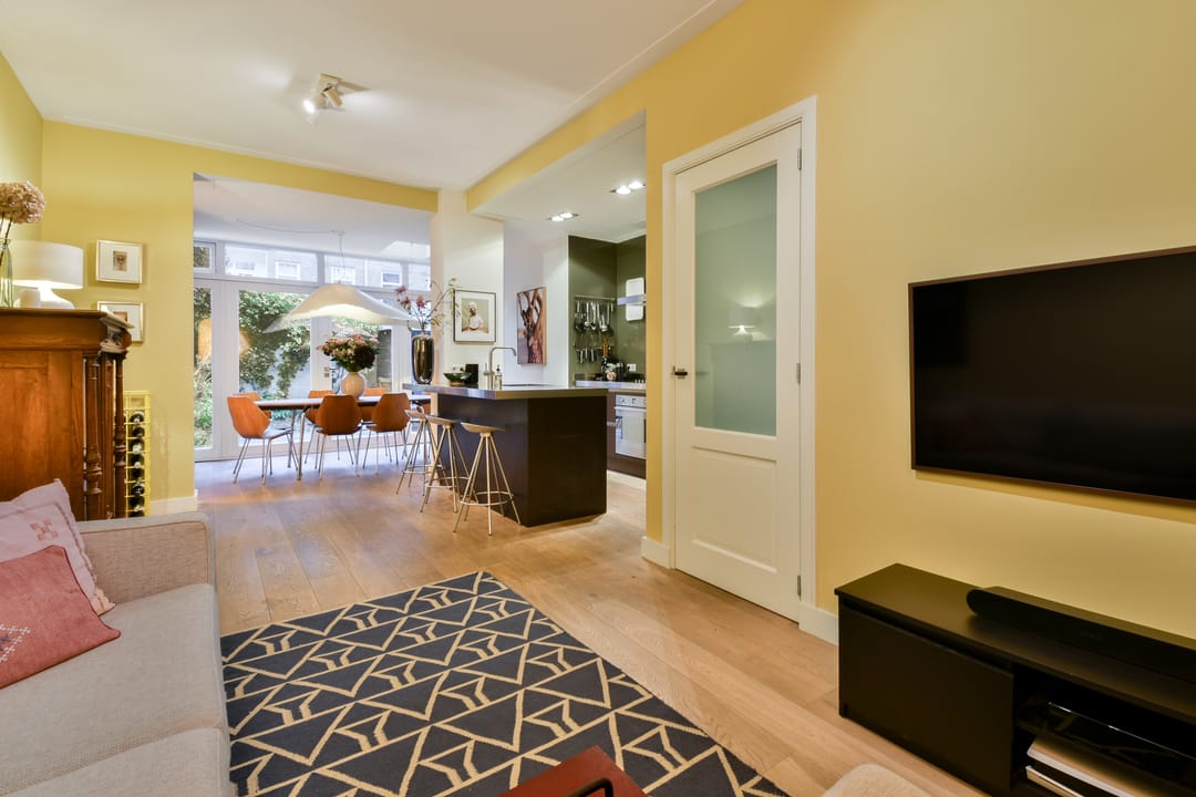 Photo 2 of Van Tuyll van Serooskerkenweg 29-H