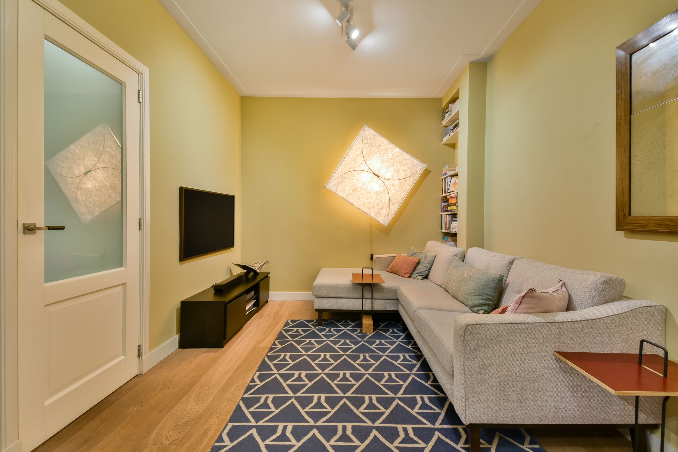 Photo 6 of Van Tuyll van Serooskerkenweg 29-H