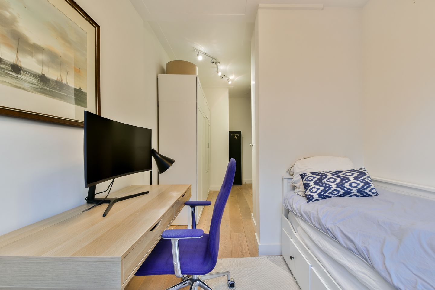 Photo 19 of Van Tuyll van Serooskerkenweg 29-H