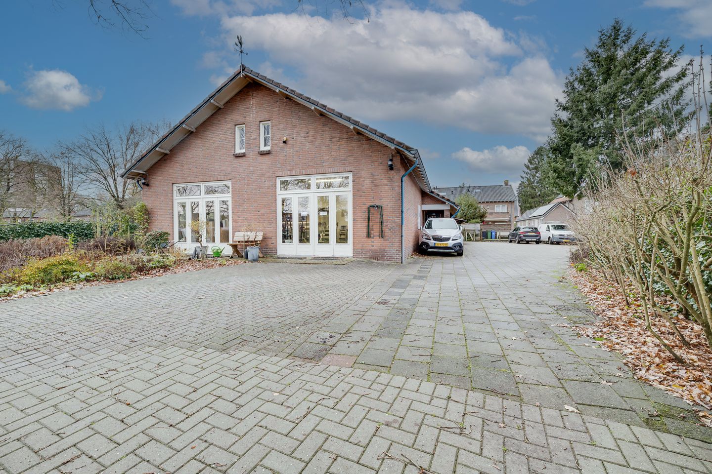 Bekijk foto 1 van Schuttersweg 51