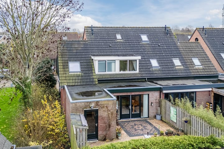 Photo 48 of Waterdrieblad 27