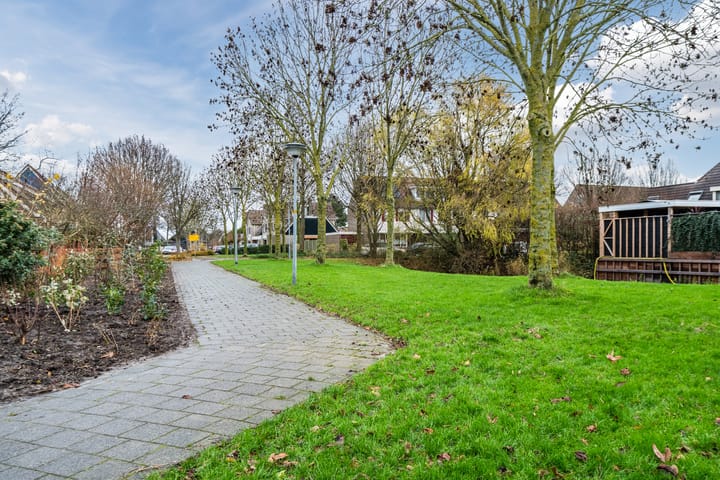 Photo 51 of Waterdrieblad 27