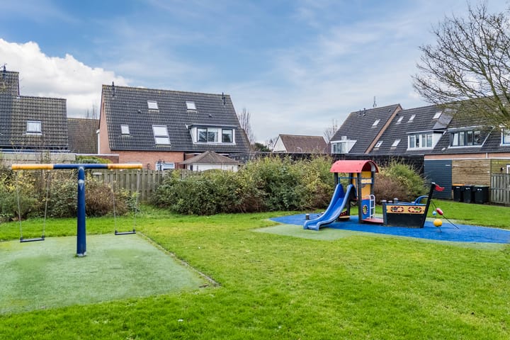 Photo 52 of Waterdrieblad 27