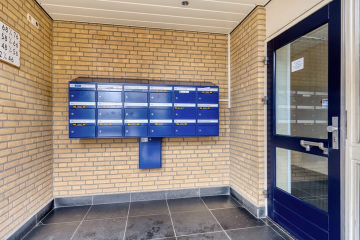 Foto 3 van Henry Moorepassage 46