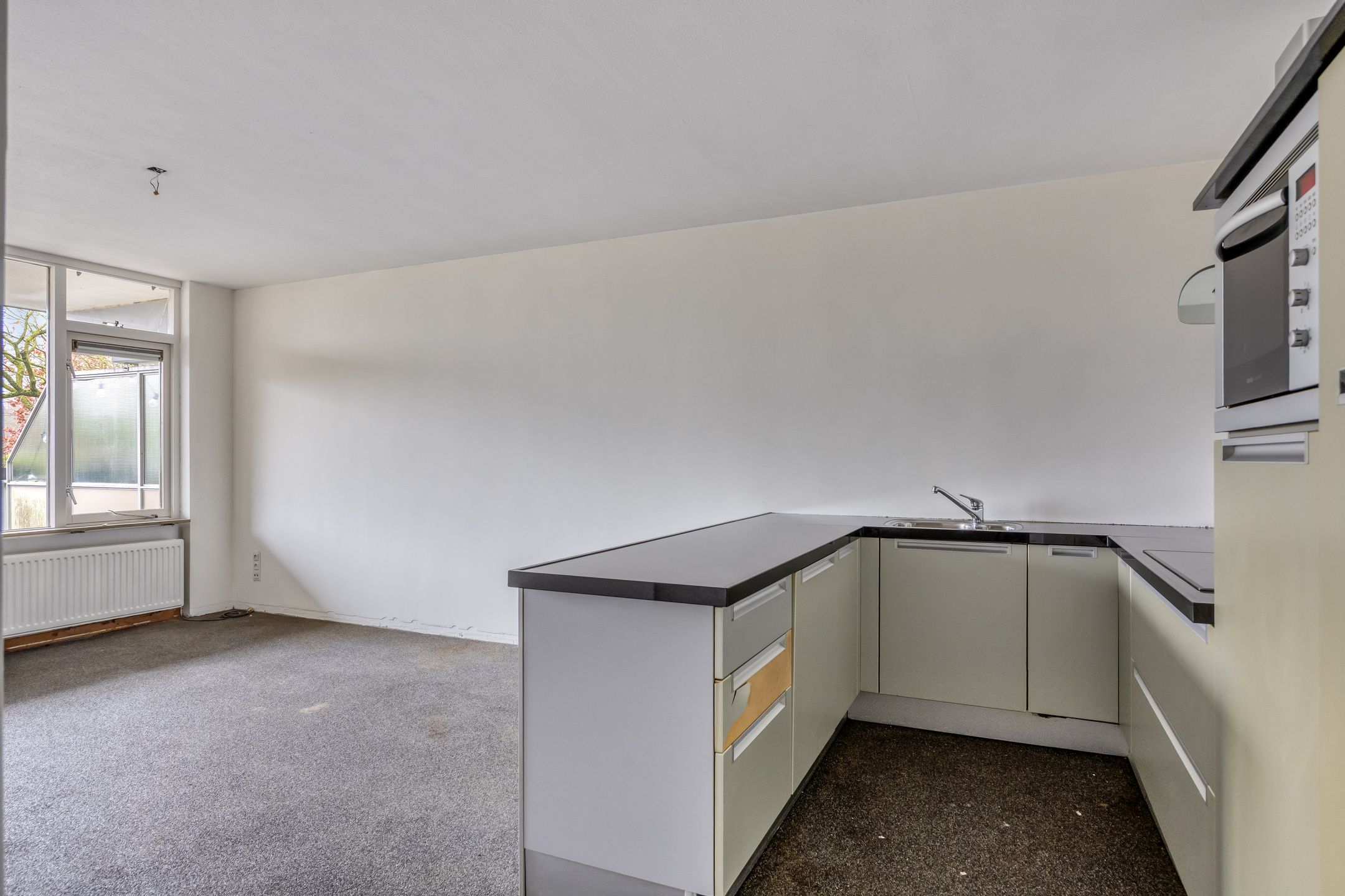 Foto 9 van Henry Moorepassage 46