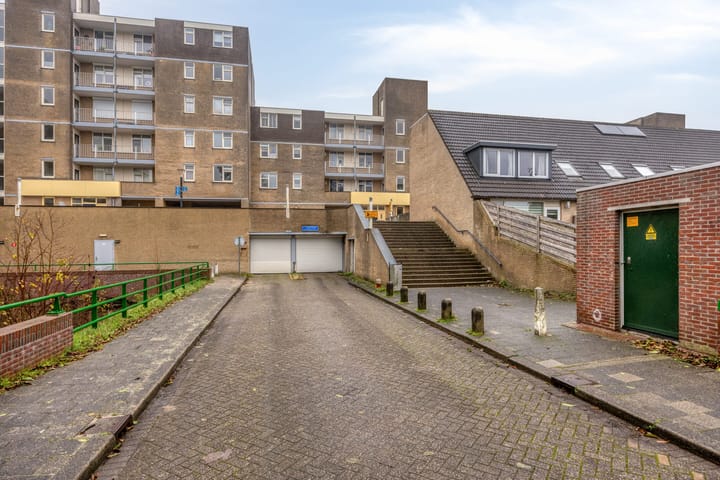 Foto 27 van Henry Moorepassage 46