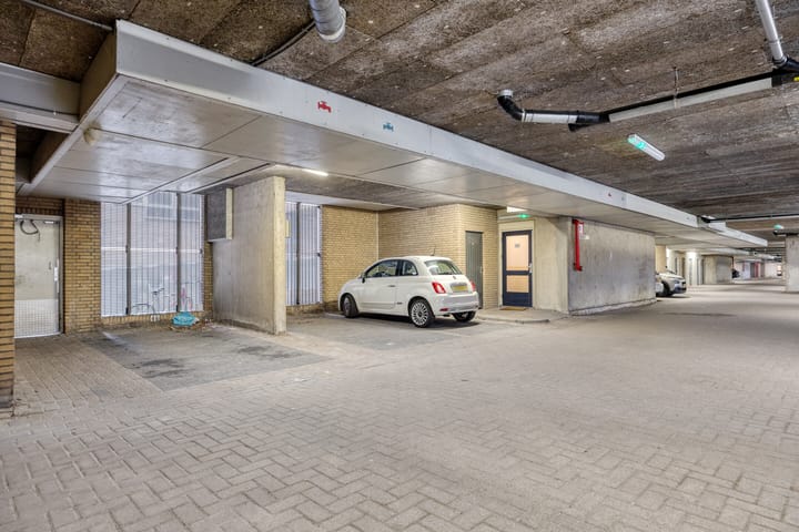 Foto 29 van Henry Moorepassage 46