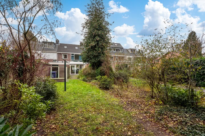 Photo 17 of Van Goghstraat 34