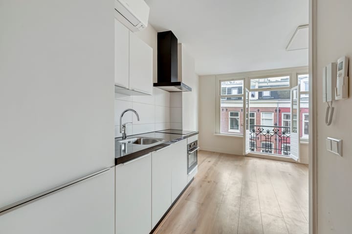 Foto 5 van Van Ostadestraat 301-3