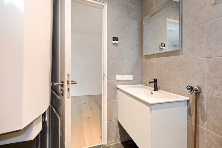 Foto 15 van Van Ostadestraat 301-3