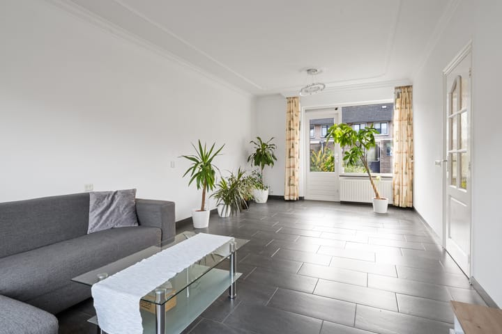 Foto 3 van Limburgstraat 2