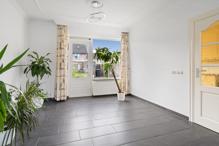 Foto 12 van Limburgstraat 2