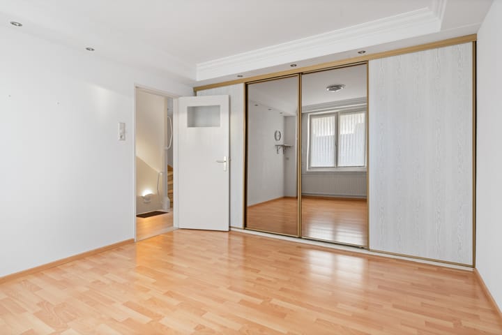 Foto 23 van Limburgstraat 2