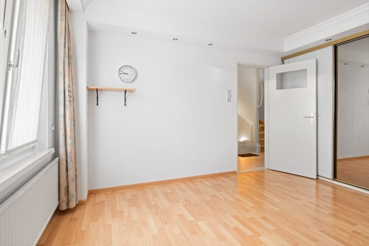 Foto 24 van Limburgstraat 2