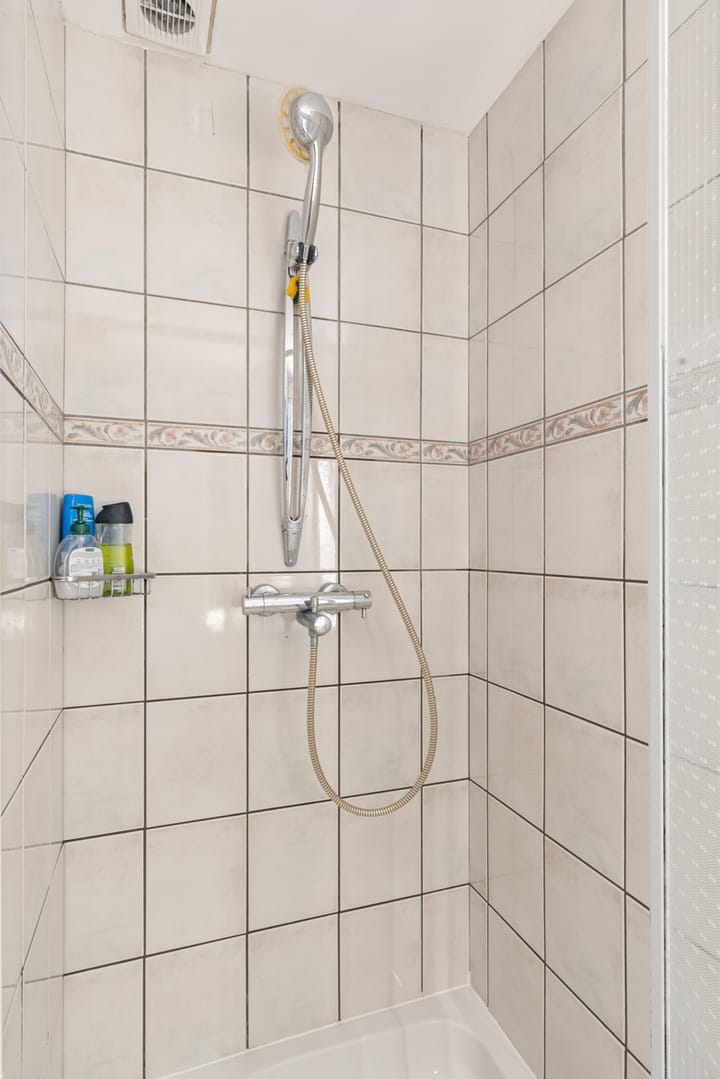 Foto 29 van Limburgstraat 2