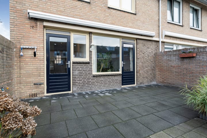 Foto 43 van Limburgstraat 2