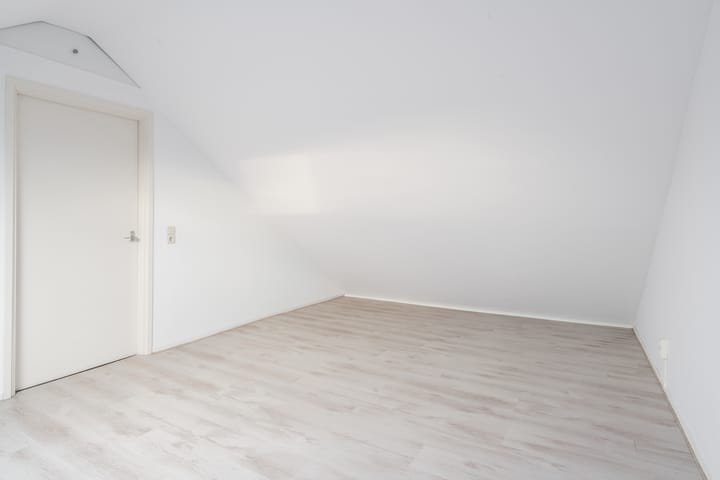 Foto 36 van Limburgstraat 2