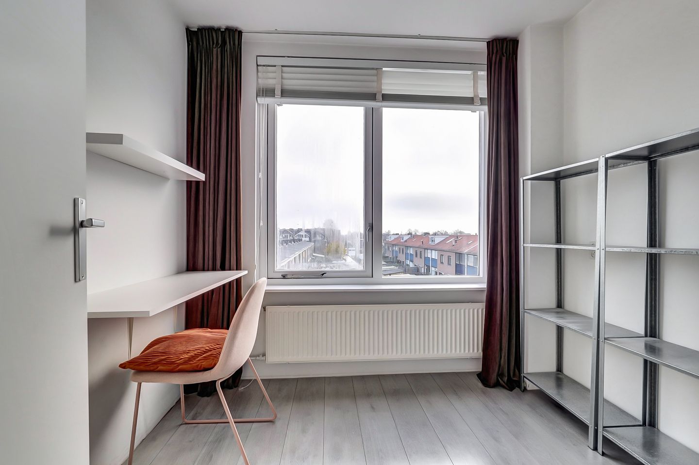 Foto 25 van Van Staverenstraat 20-A