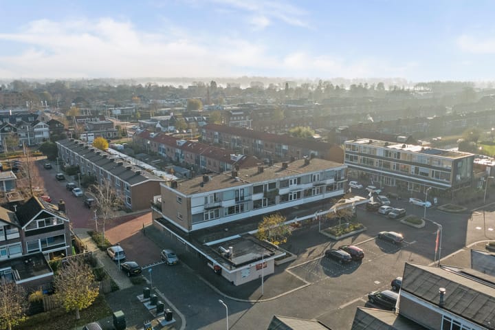 Foto 45 van Van Staverenstraat 20-A