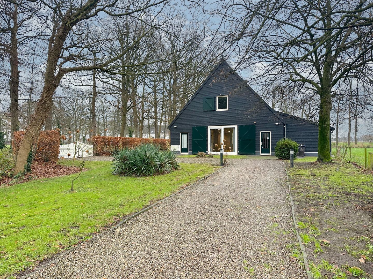 View photo 5 of Ekris 55