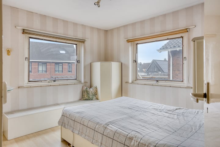 Photo 21 of Irisstraat 15