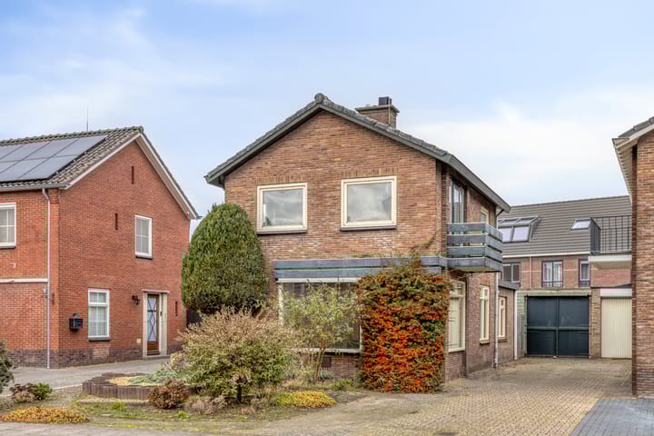 Photo 37 of Irisstraat 15