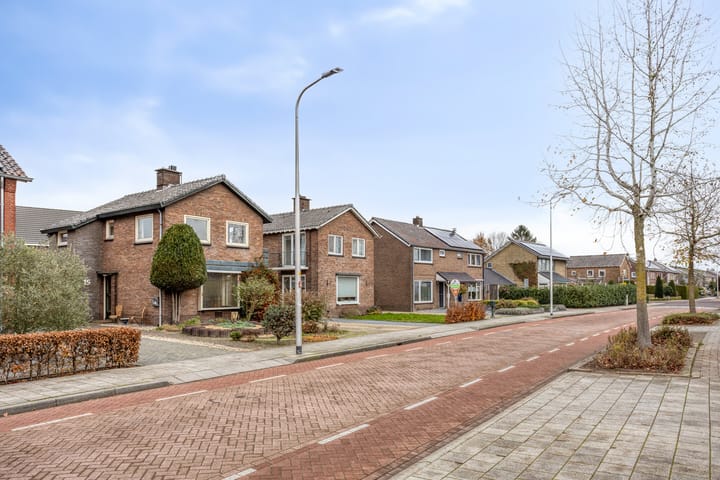 Photo 38 of Irisstraat 15