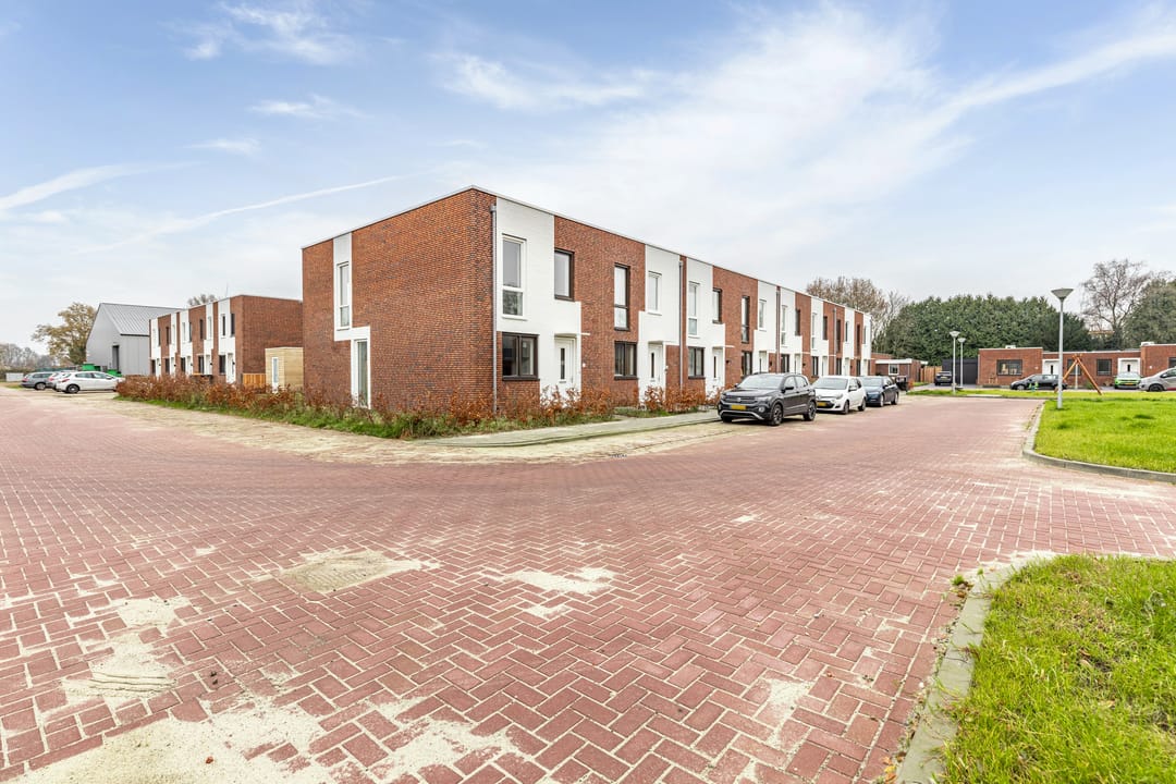 Photo 2 of Leo de Weijshof 32