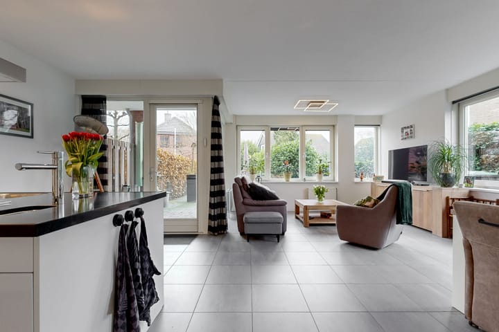 Foto 3 van Hogeweg 8-B