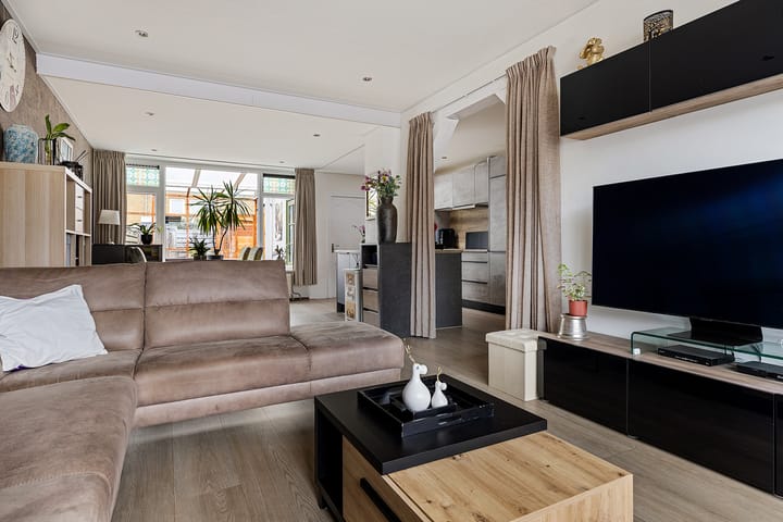 Photo 3 of Roemer Visscherstraat 4