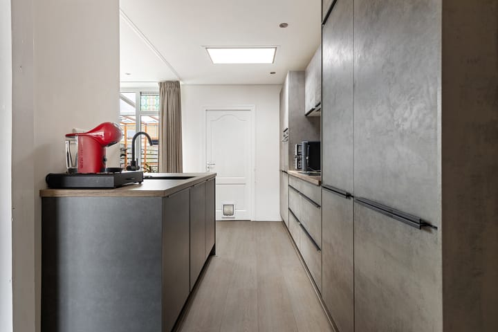 Photo 9 of Roemer Visscherstraat 4