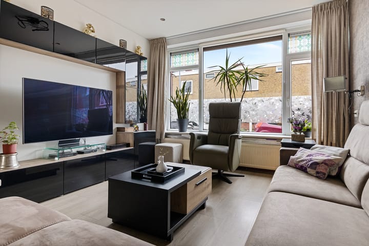 Photo 14 of Roemer Visscherstraat 4