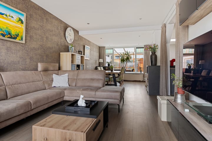 Photo 15 of Roemer Visscherstraat 4