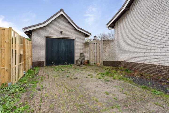 Foto 11 van van den Houtestraat 4