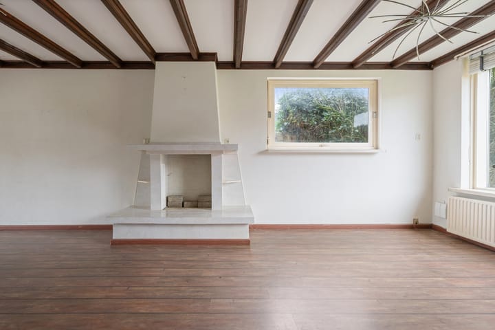 Foto 12 van van den Houtestraat 4