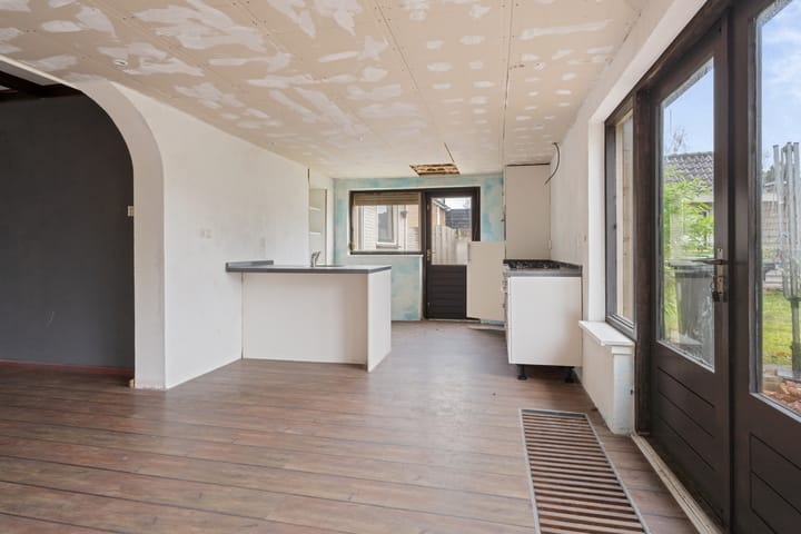 Foto 18 van van den Houtestraat 4